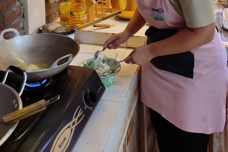 Yogyakarta: clase de cocina con visita al mercado y servicio de recogida del hotelClase de cocina con servicio de recogida del hotel