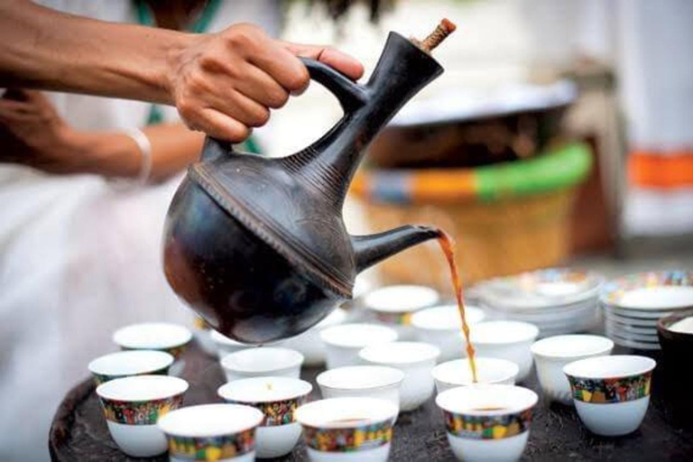 Addis Abeba: Tradycyjna etiopska ceremonia parzenia kawy