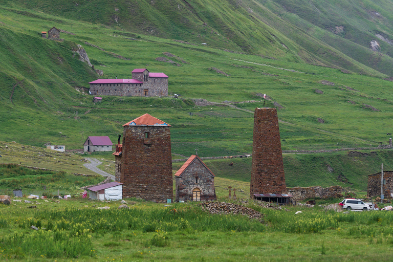 Tbilisi: Kazbegi Adventure With Overnight & Return Transfer