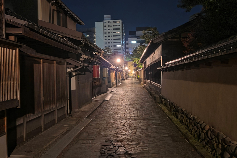 Kanazawa Night Tour Castle Samurai District & Optional Food Kanazawa Night Tour: Castle, Samurai District & Dinner