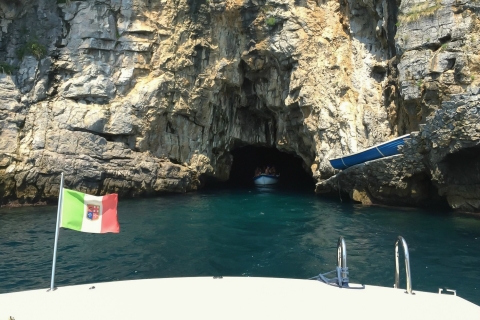 D'Amalfi: excursion en bateau de 6 heures dans les grottes privées de la côte amalfitaineBateau à Pont Ouvert