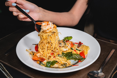 Bangkok: Cielo Sky Bar & Restaurant Rooftop Sharing Set for 2 People