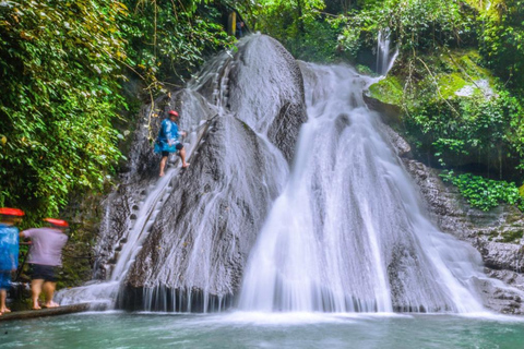 Guilin: Guihai Qinglan and Gudong Waterfall Private Day Trip Guilin: Guihai Qinglan and Gudong Waterfall with Tour Guide