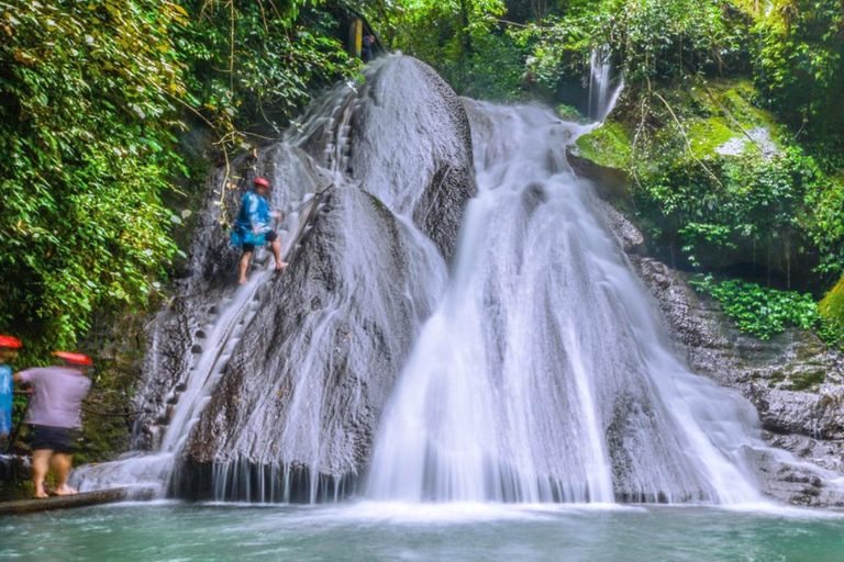 Guilin: Guihai Qinglan and Gudong Waterfall Private Day Trip Guilin: Guihai Qinglan and Gudong Waterfall with Tour Guide