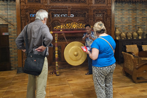 Borobudur Climb-Up & Prambanan Journey with Licensed Guide Borobudur Climb-Up & Prambanan Journey with Licensed Guide