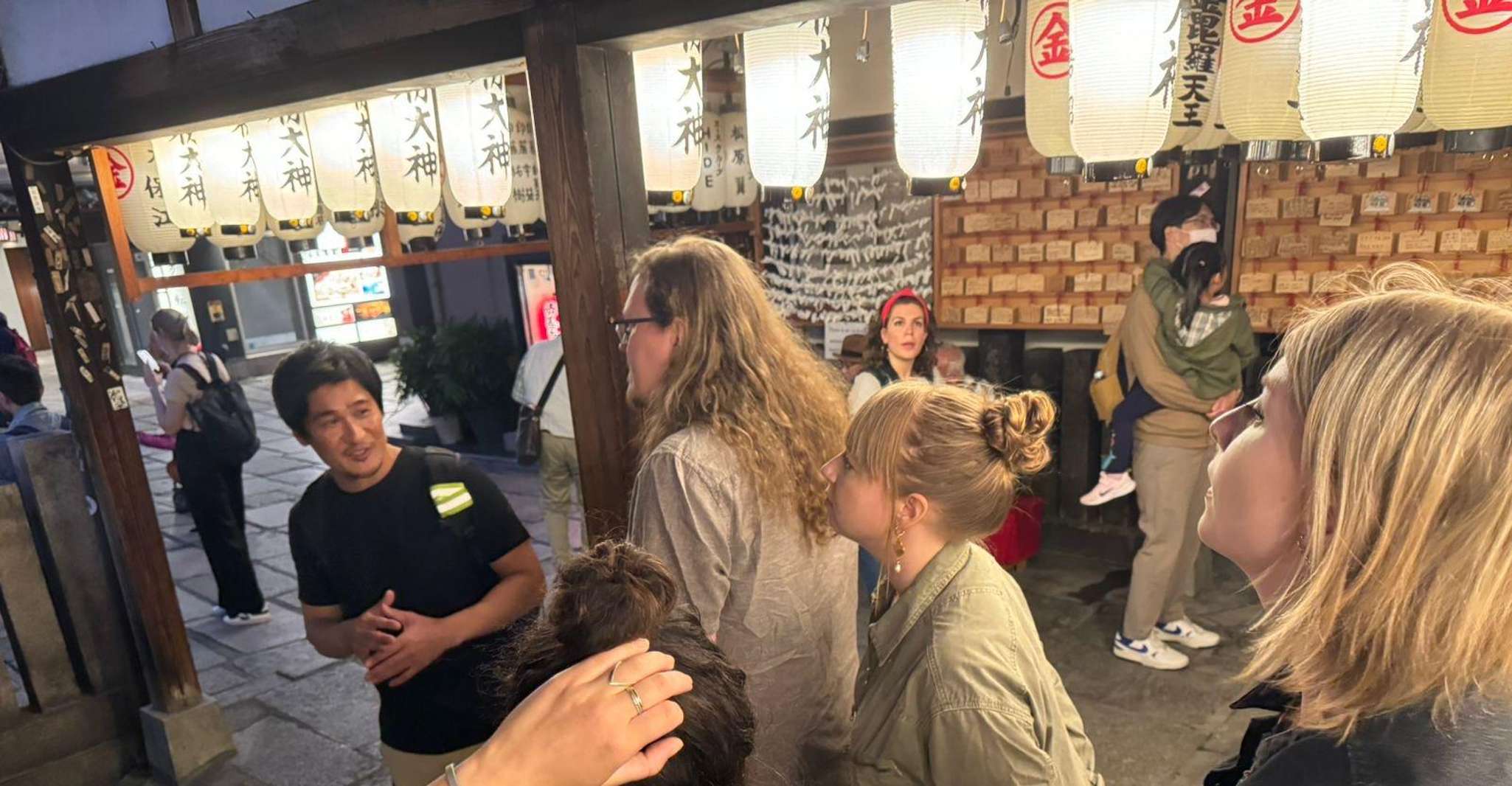 Osaka: Namba Pub Bar Crawl with a Local Guide photo 10