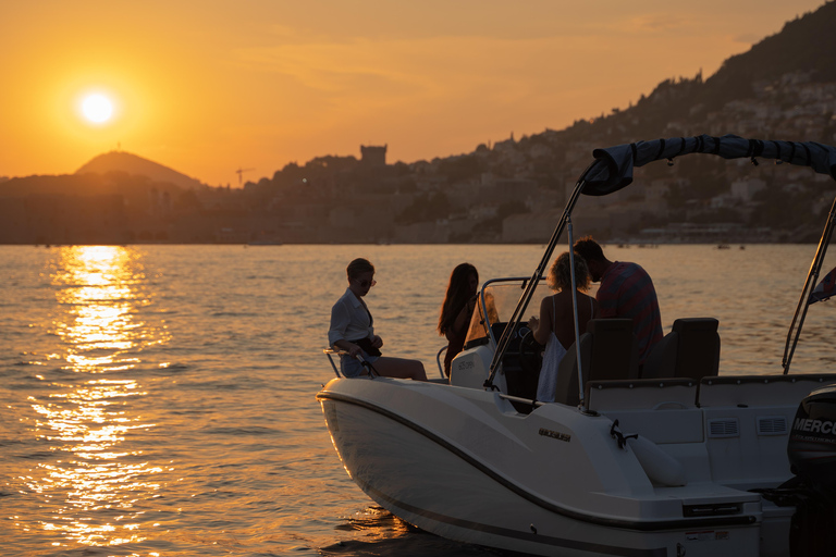 Private boat trip to the Elafiti islands. All included Full day trip to the Elafiti islands. All included.