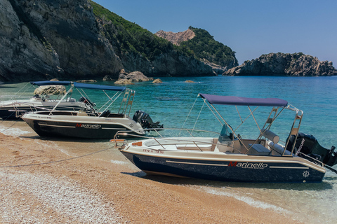 Zakynthos : Croisière privée vers la plage des naufrages et les grottes bleues