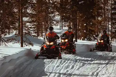 Saariselkä: Safari en moto de nieve de una hora