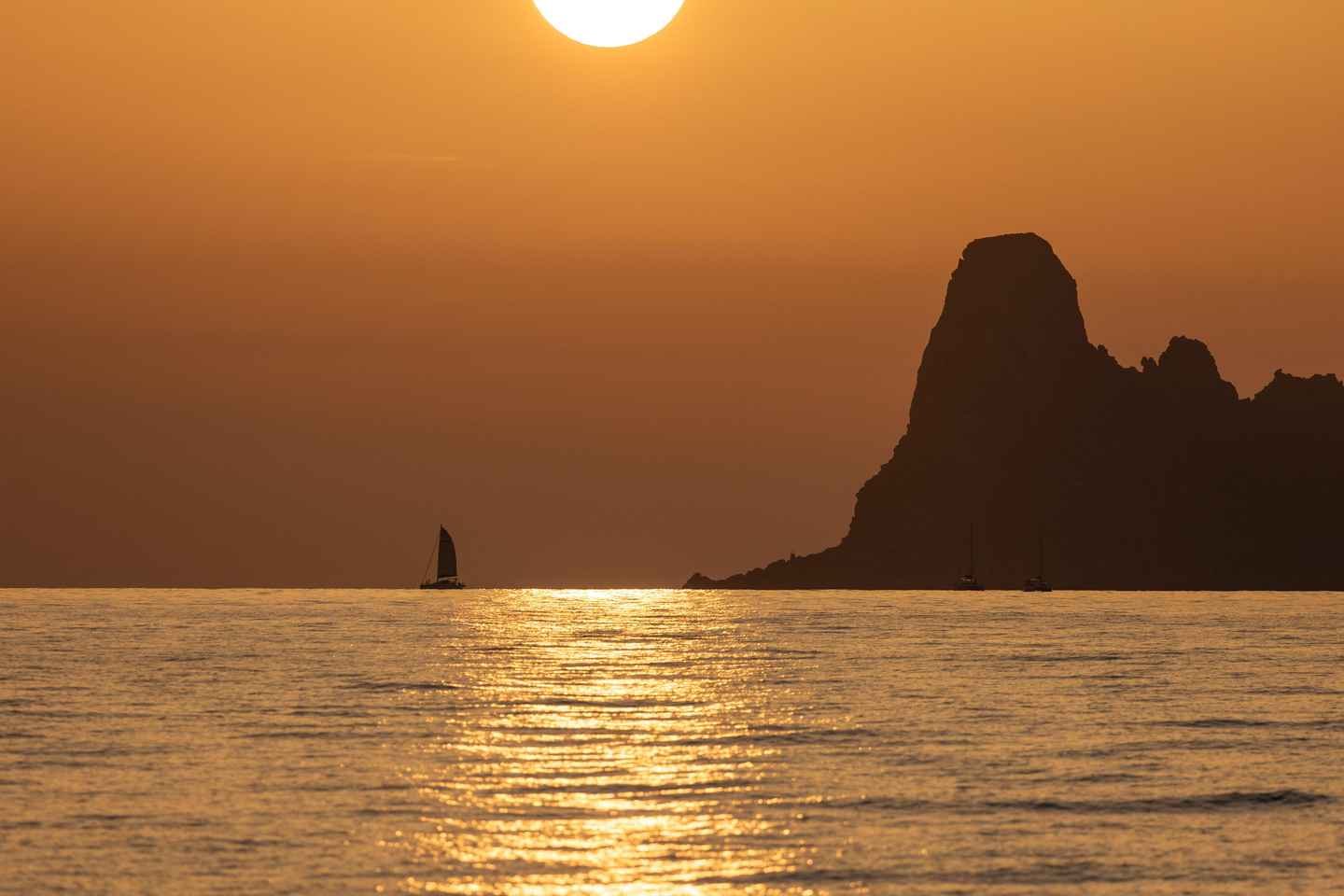 Private Ibiza Sunset Sailing Charter to Es Vedra - Private Ibiza Sunset Sailing Charter to Es Vedra