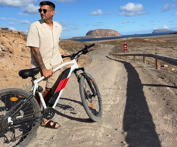 La Graciosa : Louez votre VÉLO ÉLECTRIQUE et explorez l'île à votre rythme.