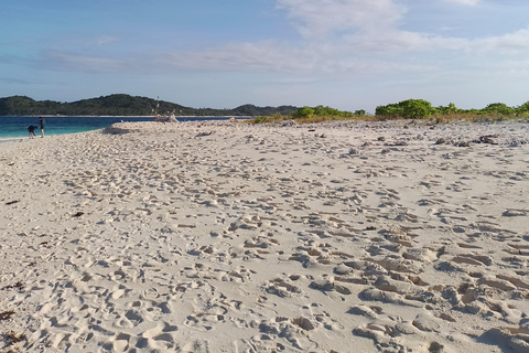 From El Nido: 3-Day Island-Hopping Expedition to Coron