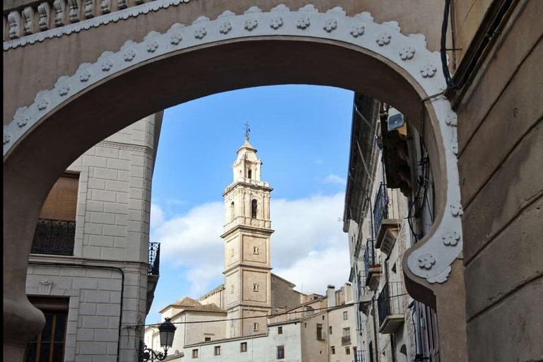 Descubre Bocairent: Viaje al Esplendor MedievalDesde Valencia: Excursión a Bocairent