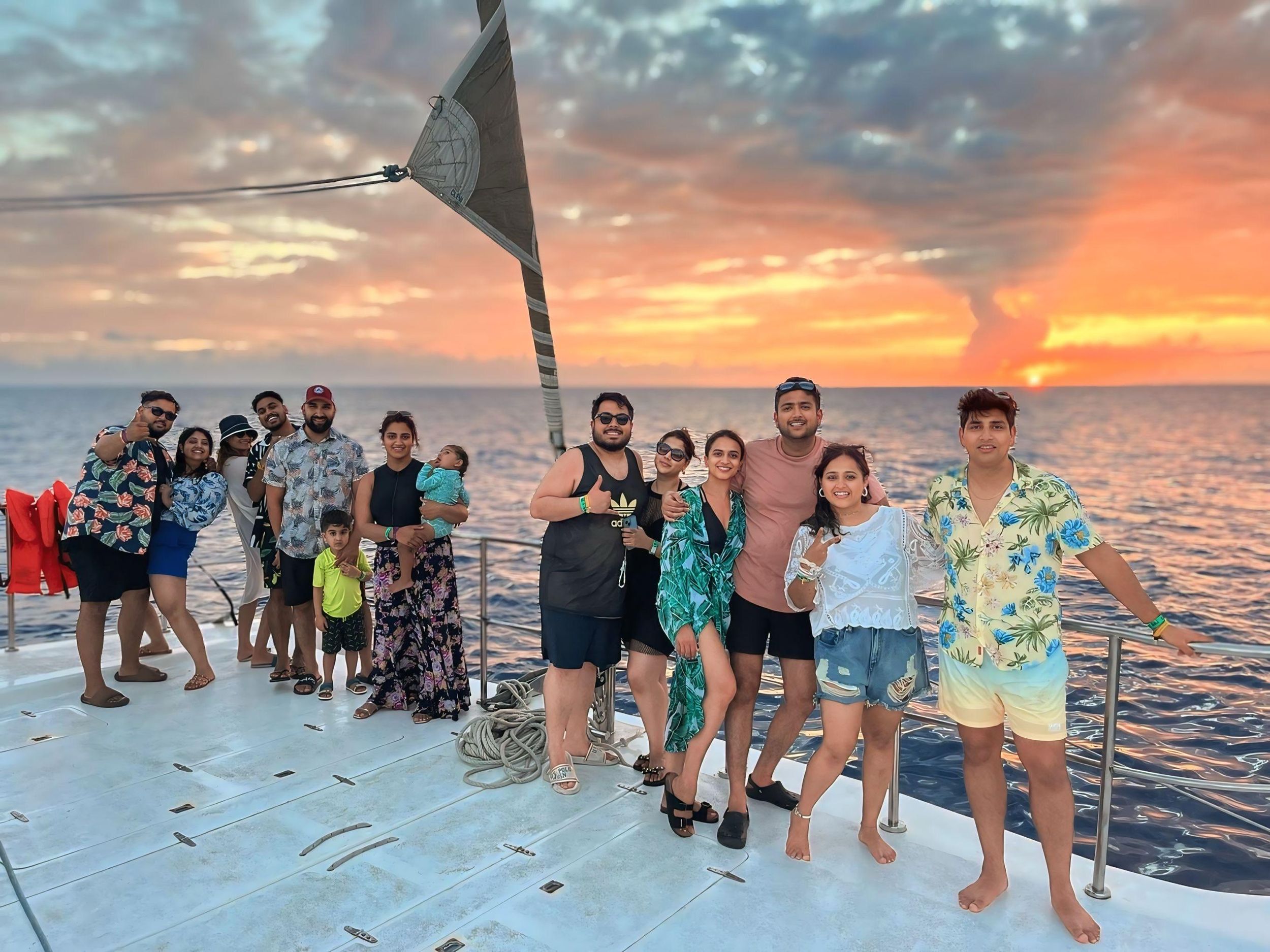 Negril: morgendlicher Katamaran mit Schnorcheln und Höhlenschwimmen