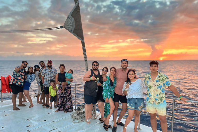 Negril Morning Catamaran with Snorkeling and Caves Swimming