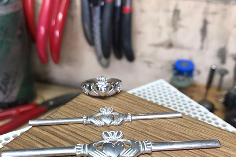 Dublín: Taller &quot;Forja tu propio anillo Claddagh de plata