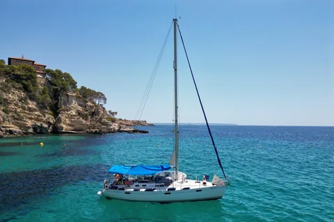 Palma de Mallorca : Excursion en bateau à voile avec skipper et tapas