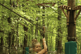 Fontdouce Adventure Park: tree climbing