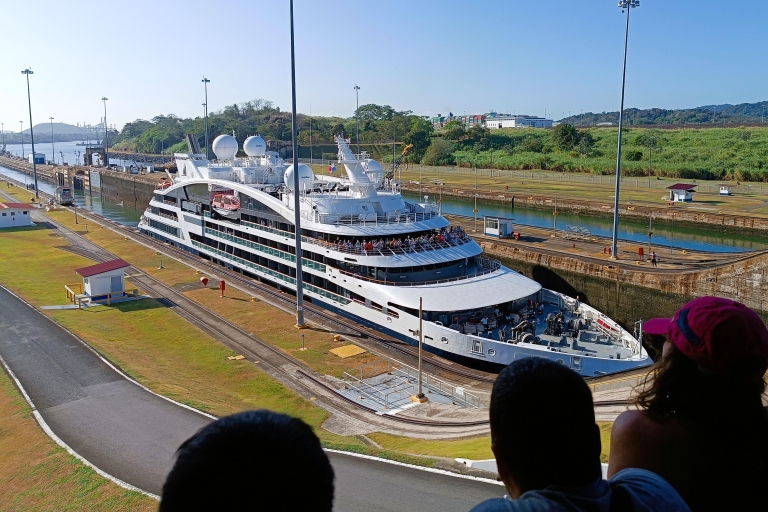 BEZOEKERSCENTRUM CASCO VIEJO EN KANAALOude hoofdkwartier en Panamakanaal