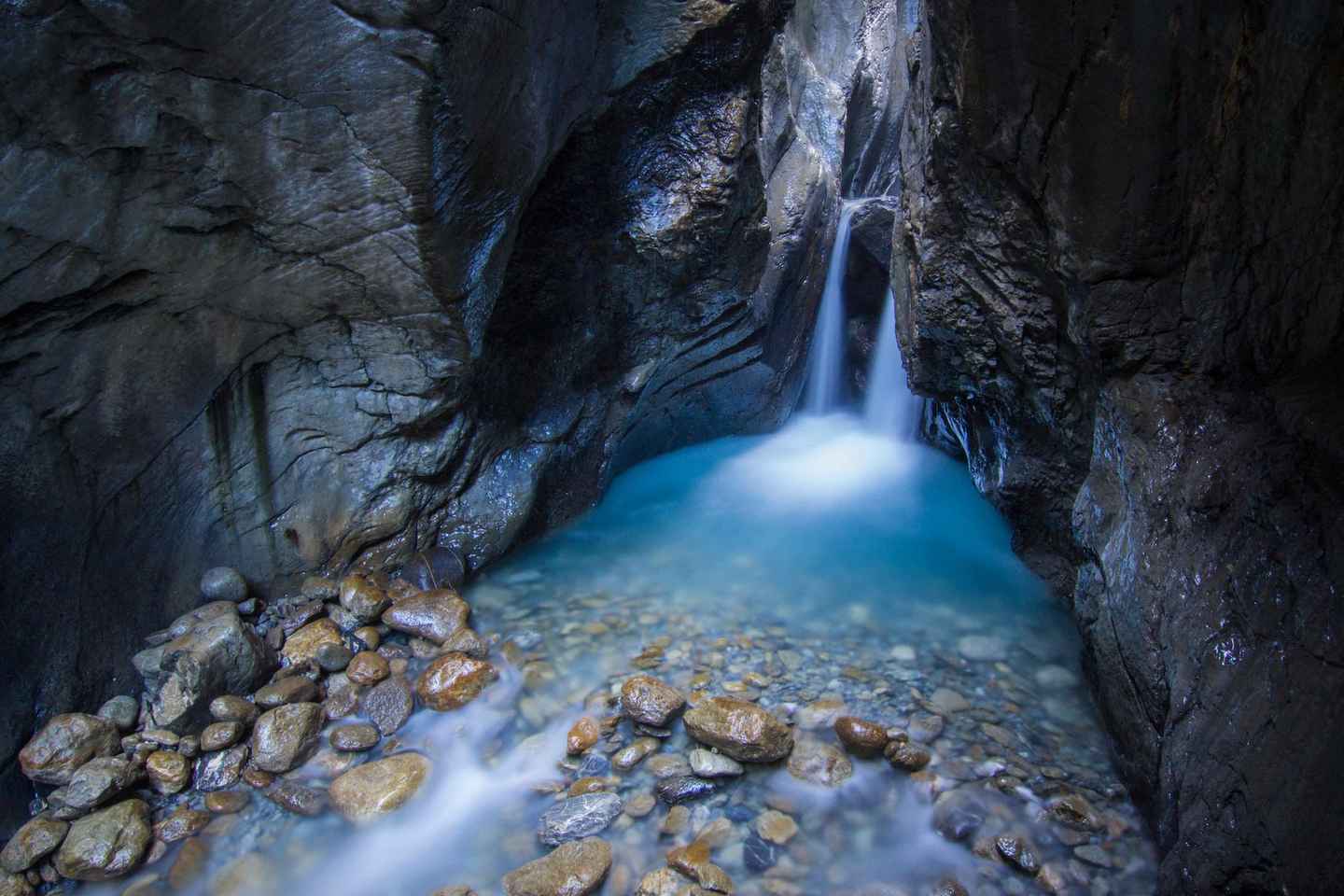 Private day trip: Interlaken to Lauterbrunnen & waterfalls