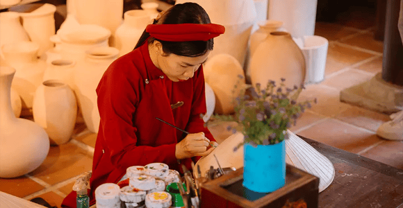 Phu Quoc: Grand World Shows, Cultural Workshop & Dinner Tour