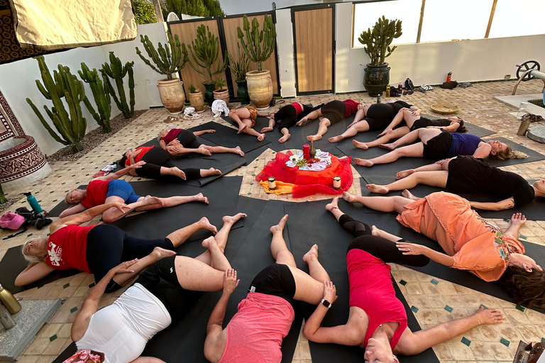 ALBUFEIRA: Aula de Yoga numa cúpula ou na praiaALBUFEIRA: Aula de ioga em um domo ou na praia