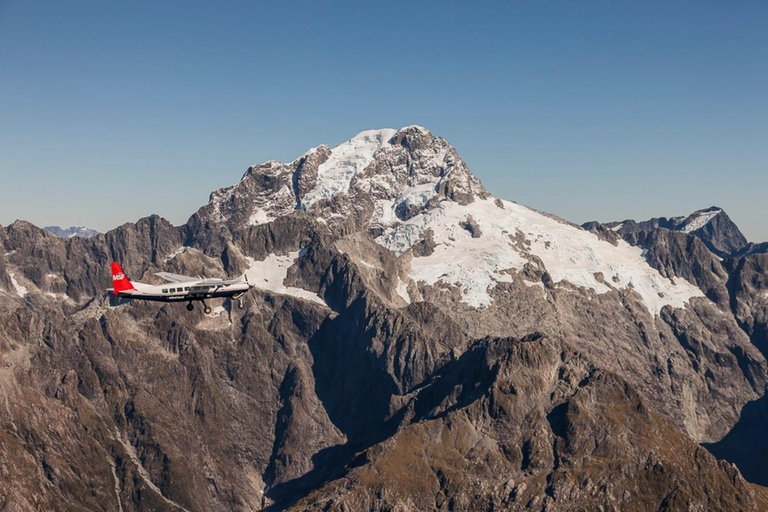 Queenstown: Milford Sound Fly-Cruise-Heli Erlebnis