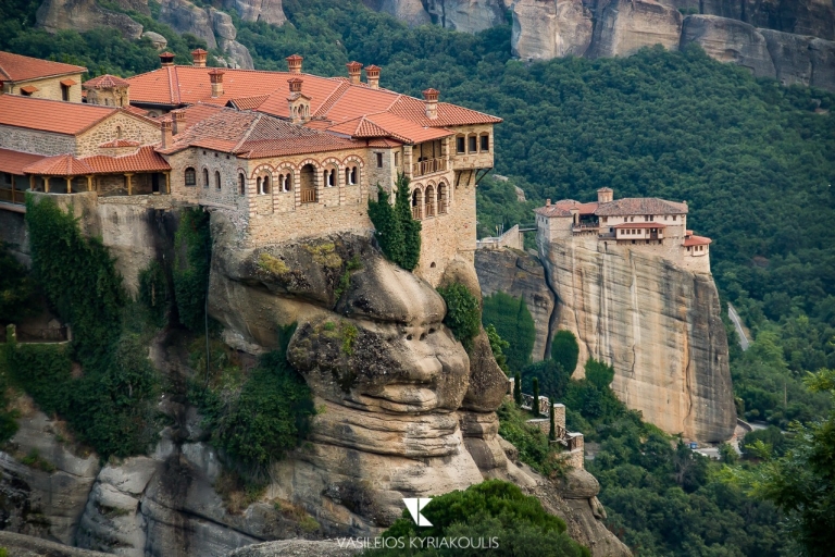 From Thessaloniki : Full-Day Train Trip to Meteora w/ Guide Meteora Tour in English