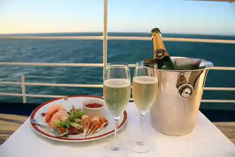Sydney Harbour: 3-timmars lunchkryssning med levande musik