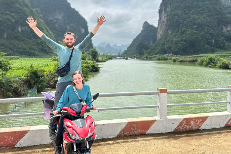Cao Bang: Ban Gioc Waterfall Day Tour by Motorbike or Car Full-Day Car Tour with a Local Guide
