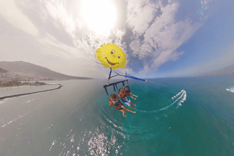 Tenerife: Fly through the sky on a parasail in Los Cristianos Tenerife: Fly through the sky with parasailing in Los Cristianos