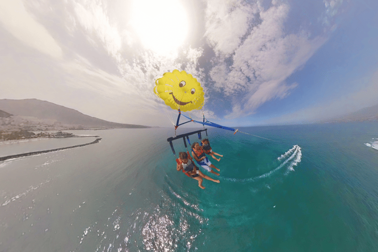 Tenerife: Fly through the sky on a parasail in Los Cristianos Tenerife: Fly through the sky with parasailing in Los Cristianos