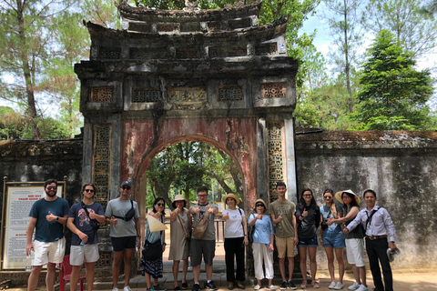 Ganztagestour durch die Stadtführung von Hue: Zitadelle, Pagode &amp; Drachenboot