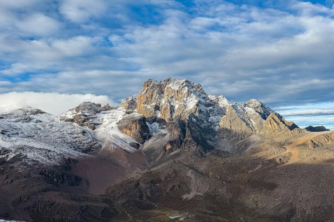 Nairobi: 6-Day Mount Kenya Climb via Chogoria Route