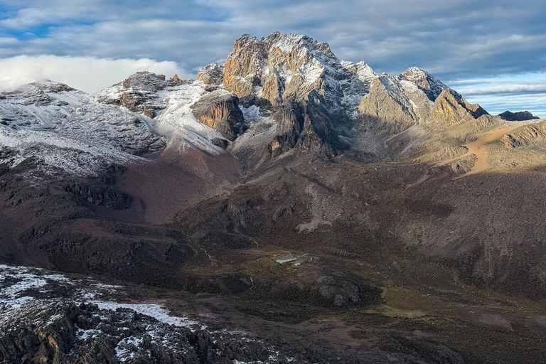 Nairobi: 6-Day Mount Kenya Climb via Chogoria Route