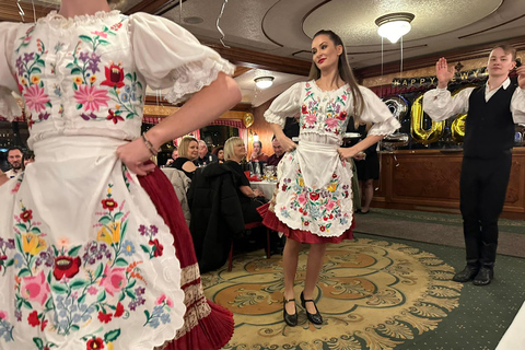 Budapest : Croisière pour le réveillon du Nouvel An avec repas et spectacle en direct