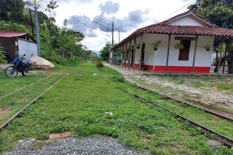 MEDELLIN: TOUR CISNEROS + CORREGIMIENTO SANTIAGO + MUSEO FUNDA TUNEL