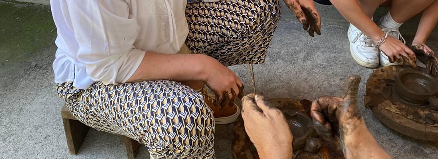 Préparez de l'huile de coco et du café au gingembre à Tetebatu