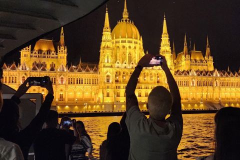 Budapeste: Cruzeiro turstico noturno ou diurno