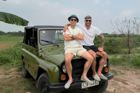 Hanoi Jeep Tour Private: Hidden Art House & Custom Route Private tour for 2 people