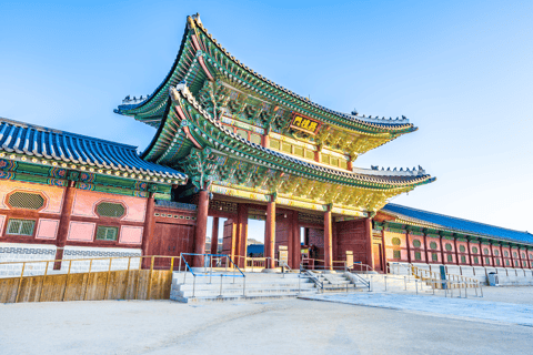 Gyeongbok-gung and Seochon walking tour with coin lunchbox Gyeongbok-gung & Seochon Walking Tour (Hanbok Experience)