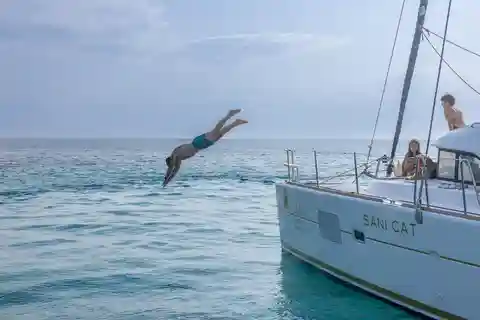 Maiorca: Cruzeiro privado de meio dia num catamarã