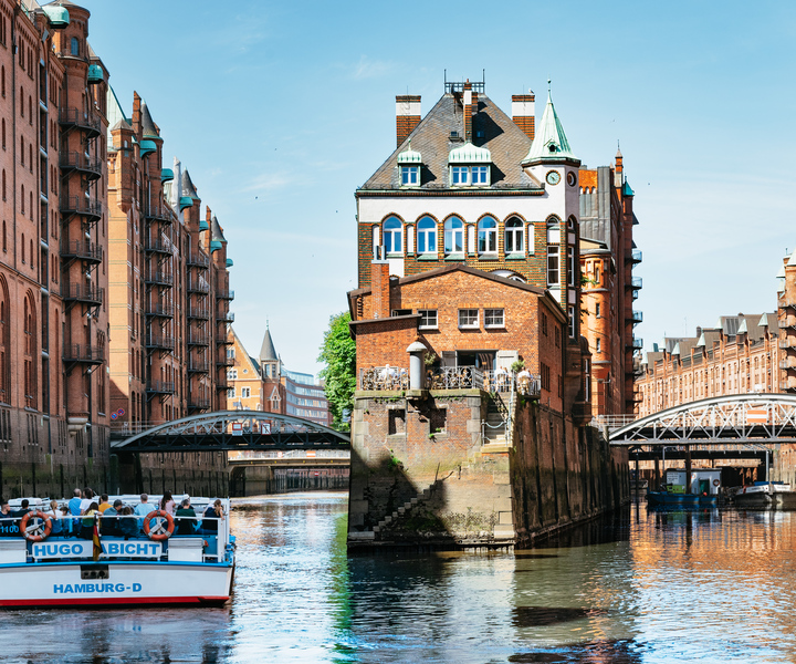 Hamburg: 1.5-Hour Harbor and Speicherstadt Day Cruise