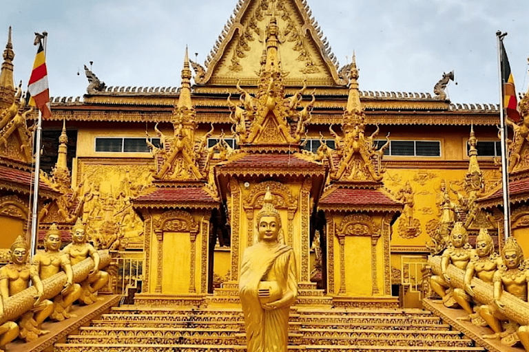 Phnom Penh: Silk Islands, Mekong River Life & Golden Temple Afternoon: Private Tour by Tuk-Tuk -English-Speaking Driver