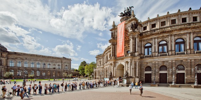 Visit Dresden Semperoper Tickets and Guided Tour in Dresden
