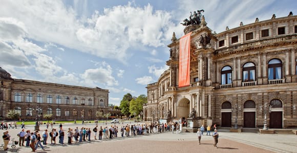 Dresden: Semperoper Tickets und Tour mit Guide