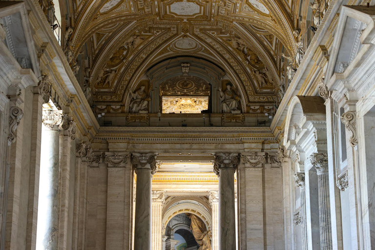 Rome: St. Peter’s Basilica & Underground Tombs Tour Group Tour in French