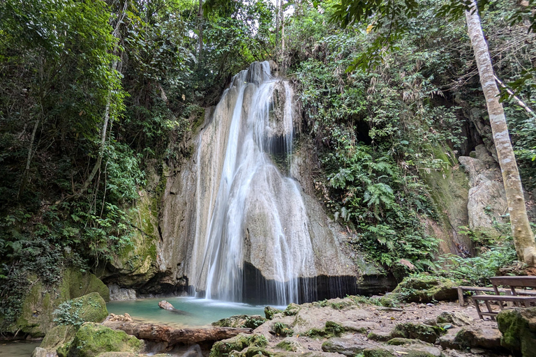 Z Luang Prabang do Nong Khiaw: Rejs po rzece, wędrówka i wodospad