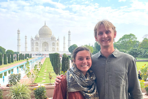 Desde Delhi: excursión de 1 día en tren al Taj Mahal y AgraTren de segunda clase (tour todo incluido)