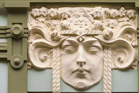 Riga: Art Nouveau Walking Tour with Welcome Drink